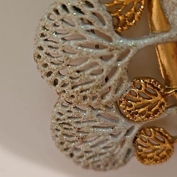 AJC AMERICAN JEWELRY CO. Goldtone & Enamel Sparkle Tree Brooch - Picture 2 of 6